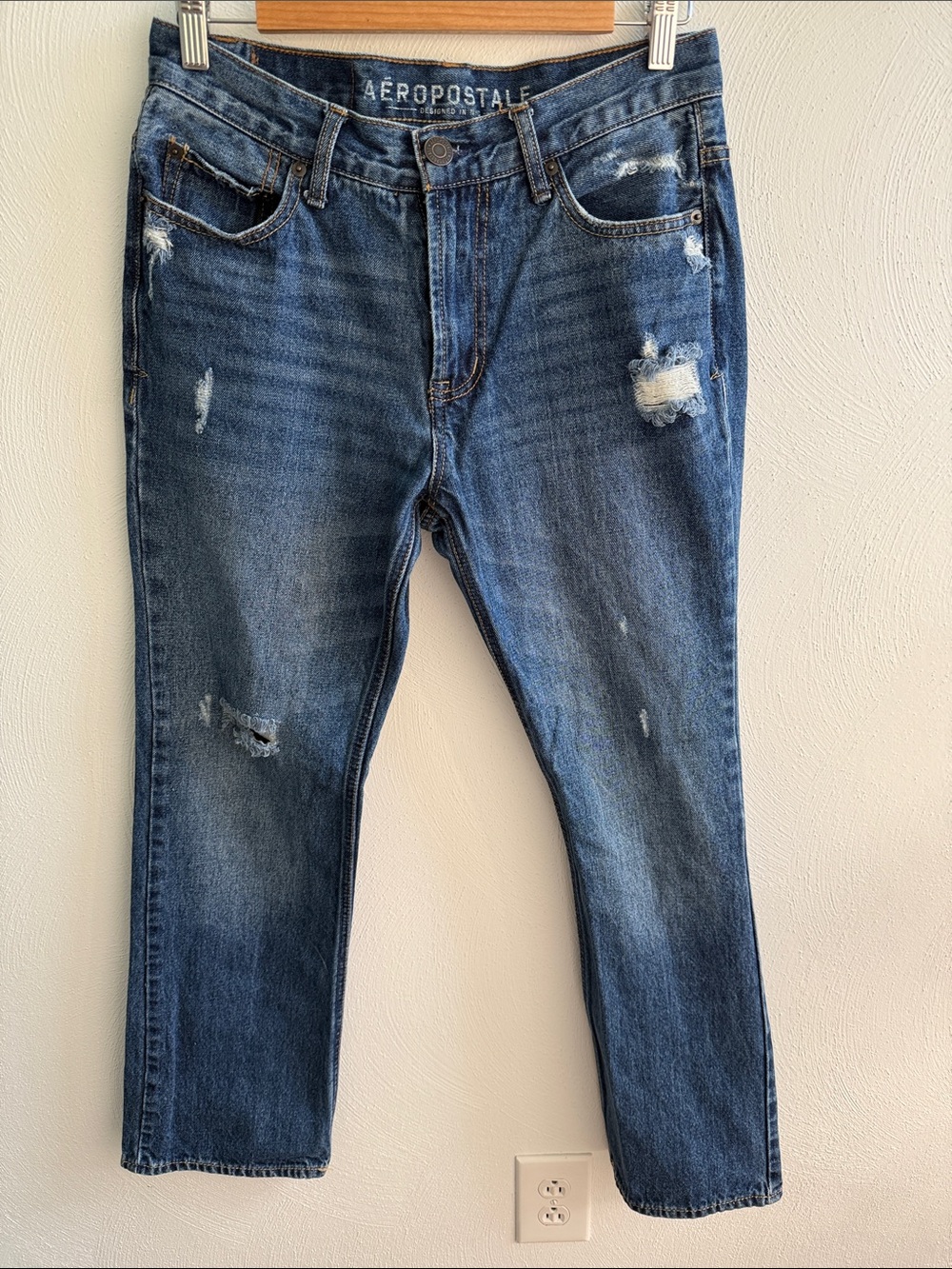Aeropostale 29x30 Men's slim boot Distressed Dark Blue Jeans